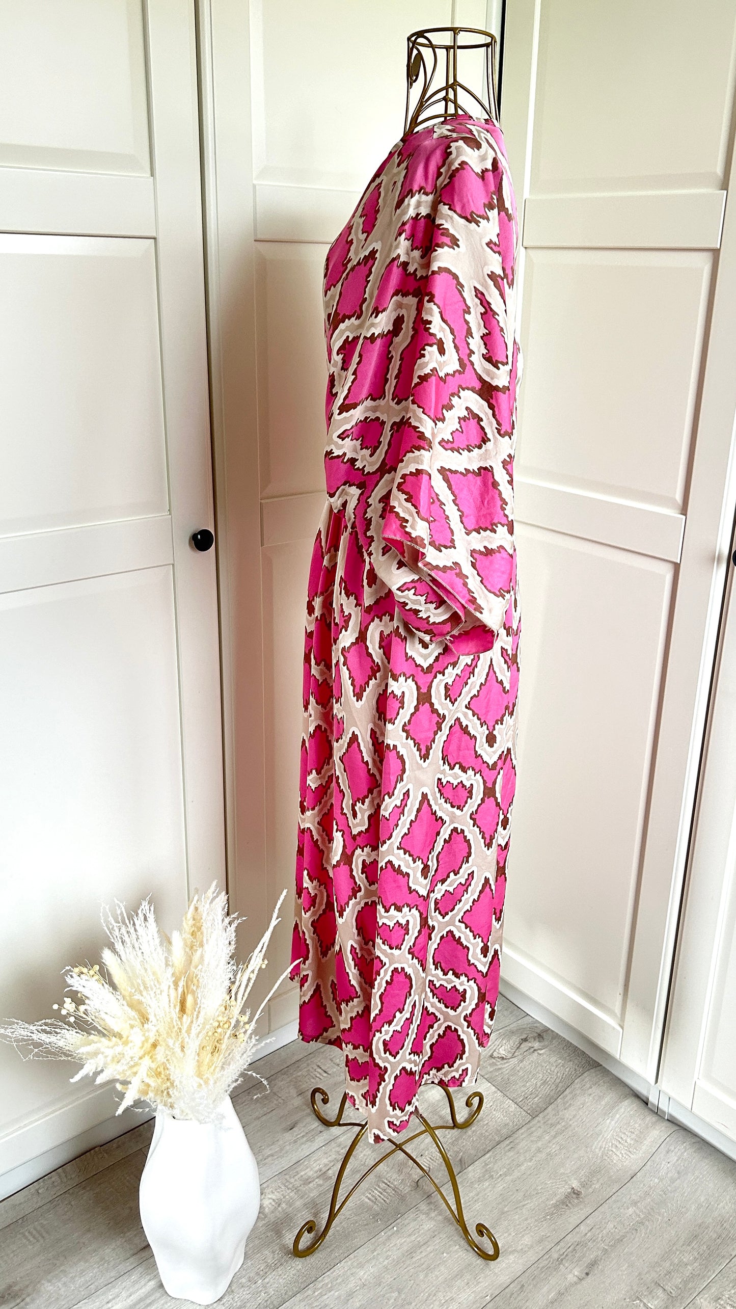 Midi-Kleid gemustert, in Pink-Beige